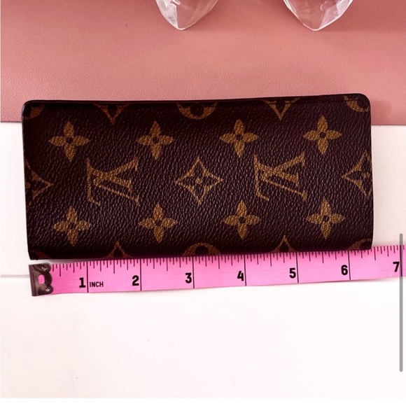 Louis Vuitton Soft Sunglasses Case - Picture 6 of 7
